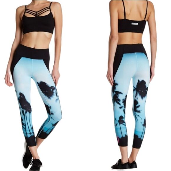 BETSEY JOHNSON blue palm tree‎ printed crop yoga pant XS - Picture 1 of 6